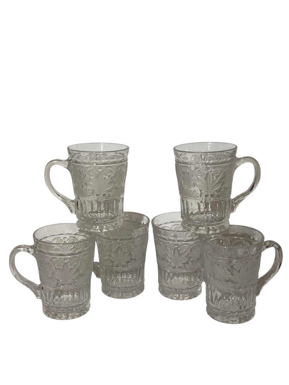 Mikasa Floral Trellis mugs
distinctive frosted flower pattern
6 Piece
Like NEW
